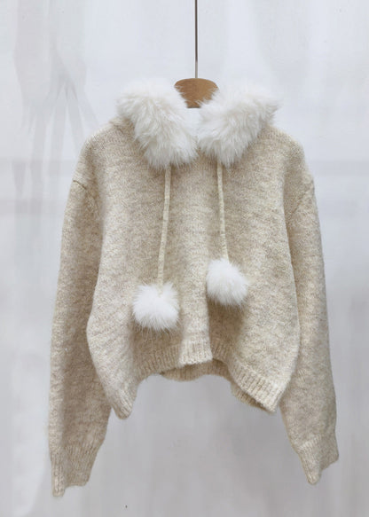 Well Tailored Sweater with a Graceful Silhouette