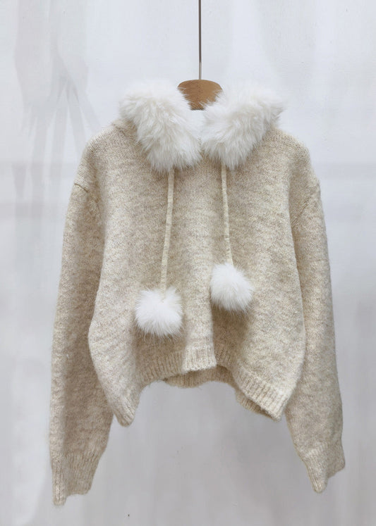 Well Tailored Sweater with a Graceful Silhouette