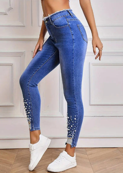 Well Tailored Pants with a Graceful Silhouette