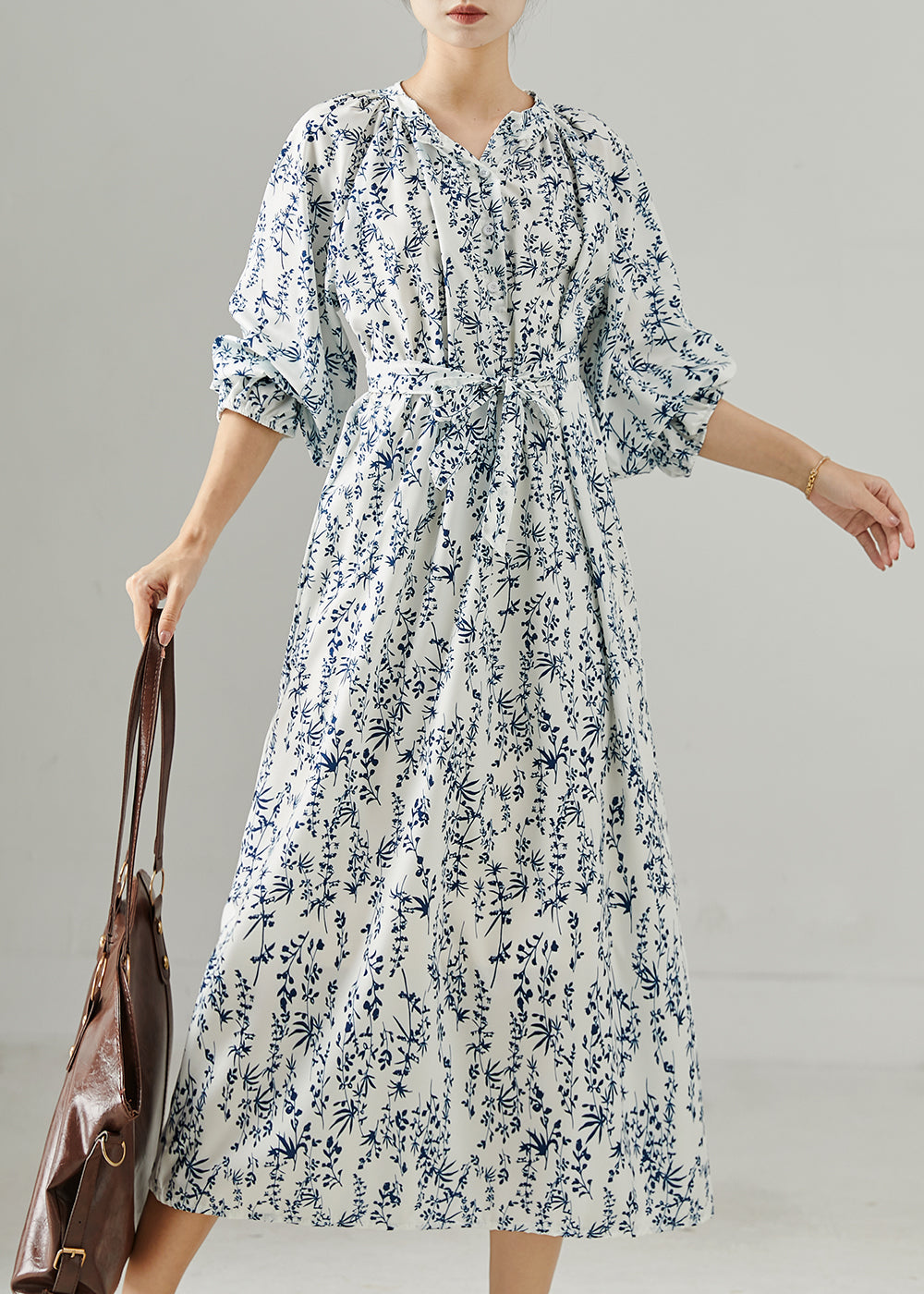 Effortlessly Elegant Dress with a Timeless Design