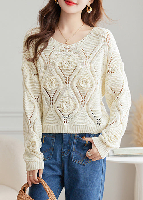 Effortlessly Elegant Sweater with a Timeless Design