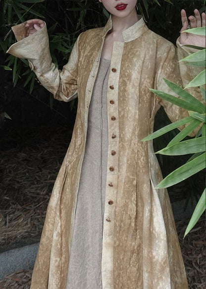 Well Tailored Coat with a Graceful Silhouette