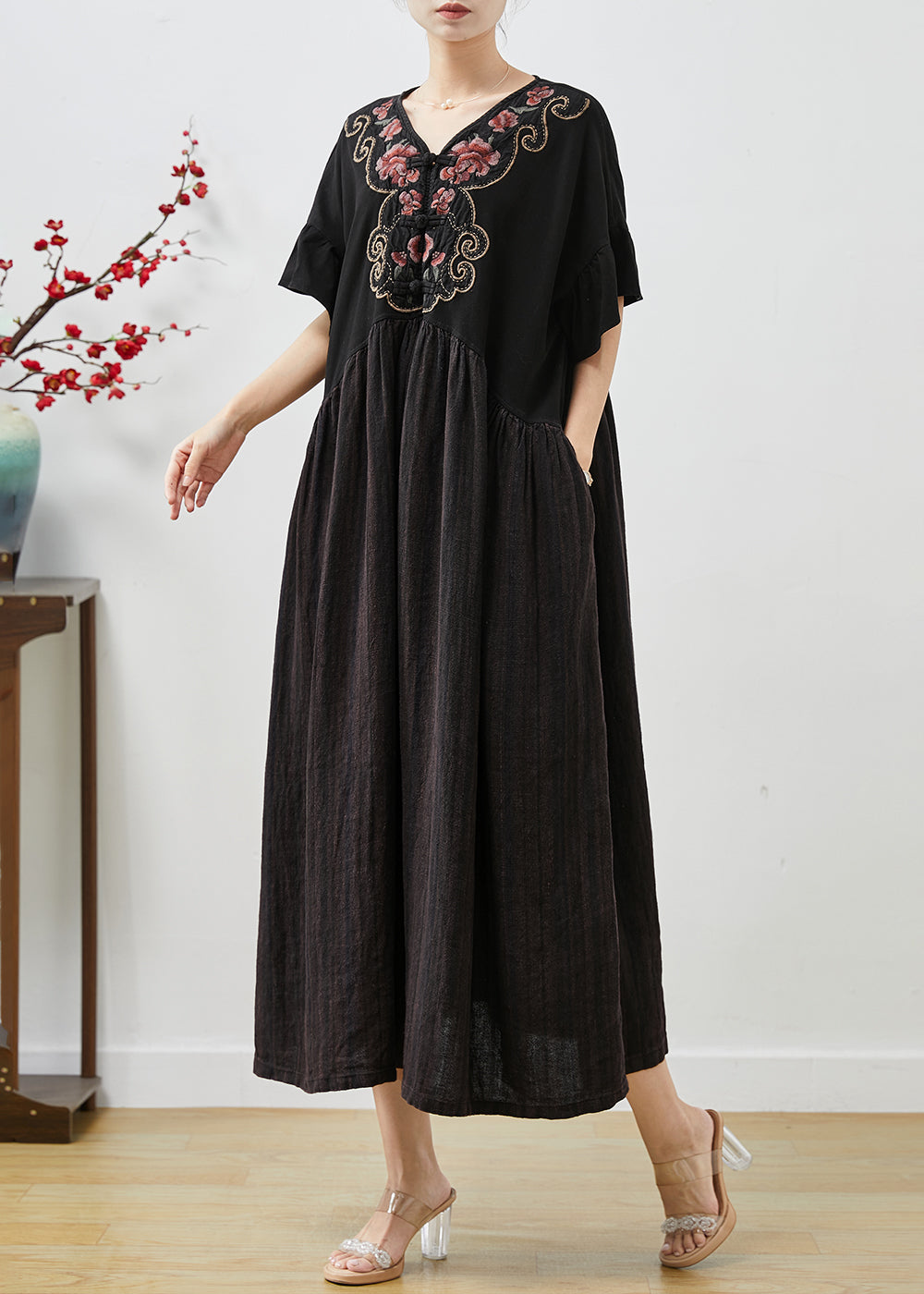 Beautifully Crafted Dress in a Classic Style