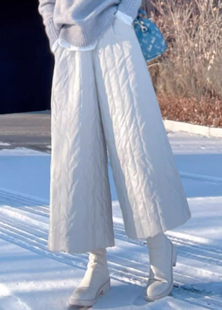 Well Tailored Pants with a Graceful Silhouette