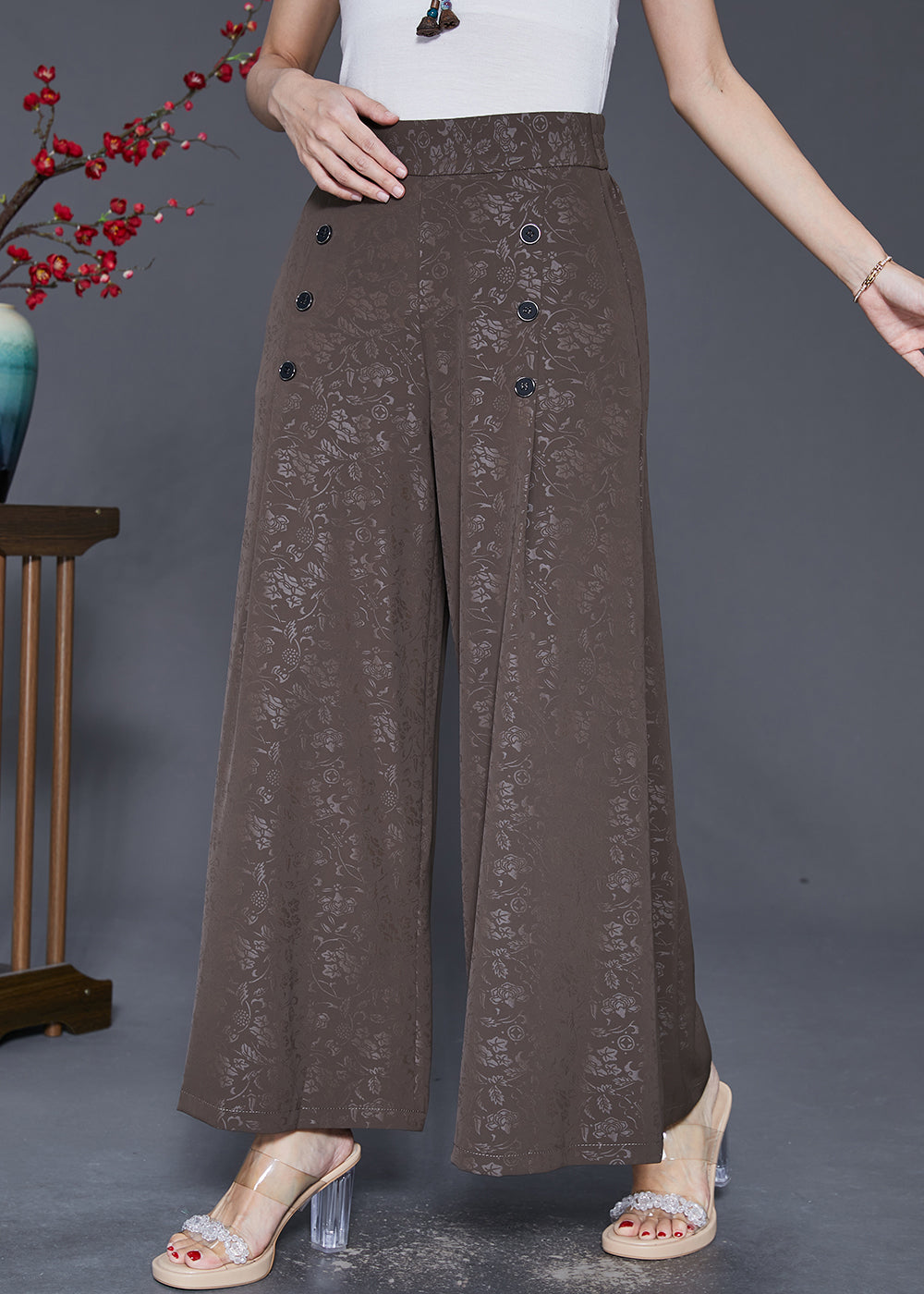 Beautifully Finished Pants in a Timeless Design