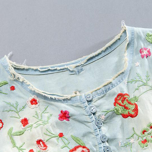 Effortlessly Elegant Blouse with a Timeless Design