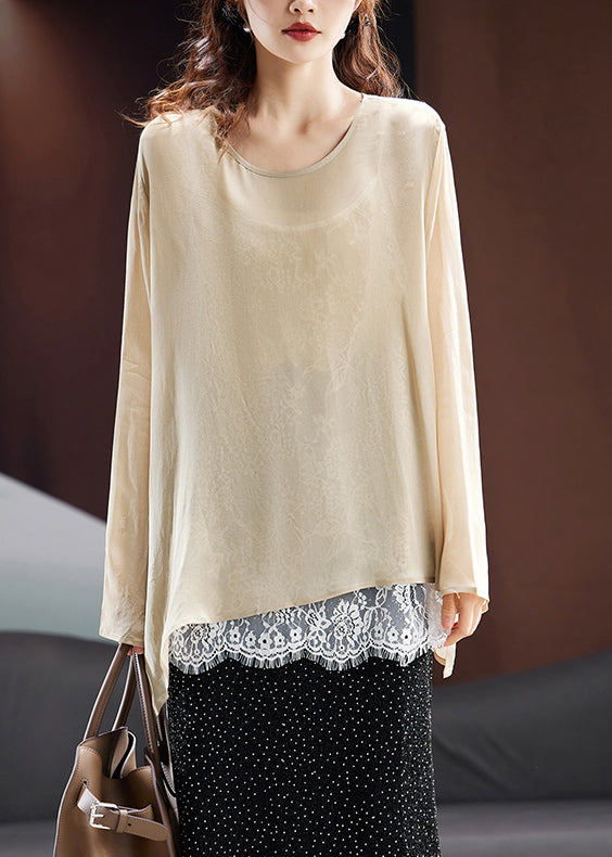 Well Tailored Top with a Graceful Silhouette