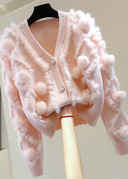 Well Tailored Sweater with a Graceful Silhouette