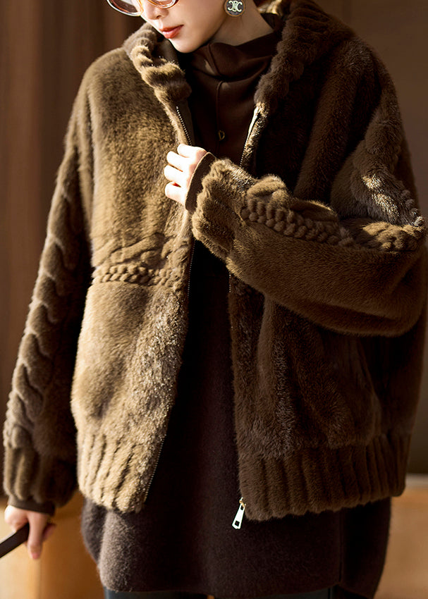 Beautifully Finished Coat in a Timeless Design