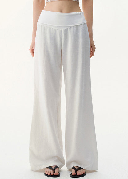 Effortlessly Elegant Pants with a Timeless Design