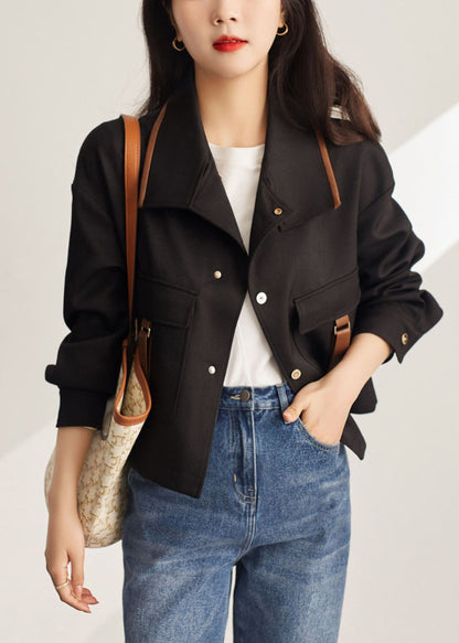 Well Tailored Coat with a Graceful Silhouette