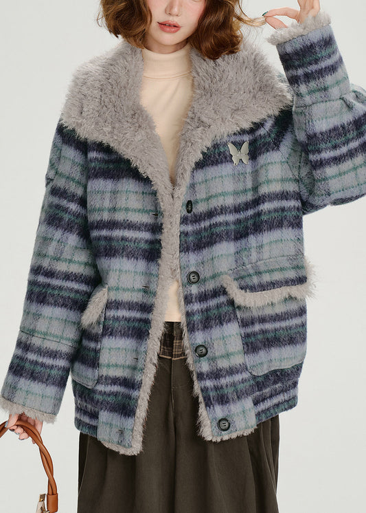 Well Tailored Coat with a Graceful Silhouette
