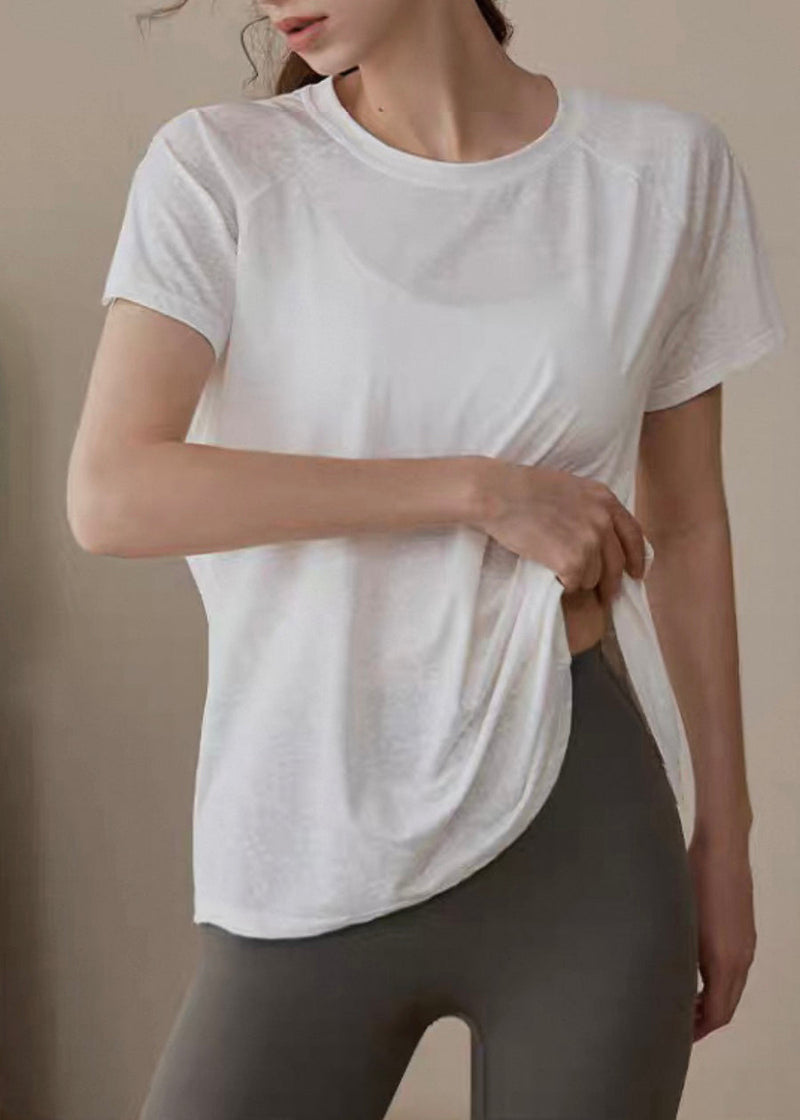 Well Tailored Top with a Graceful Silhouette