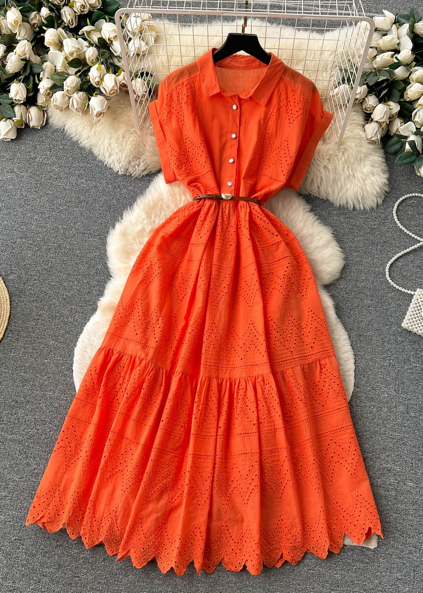 Effortlessly Elegant Dress with a Timeless Design