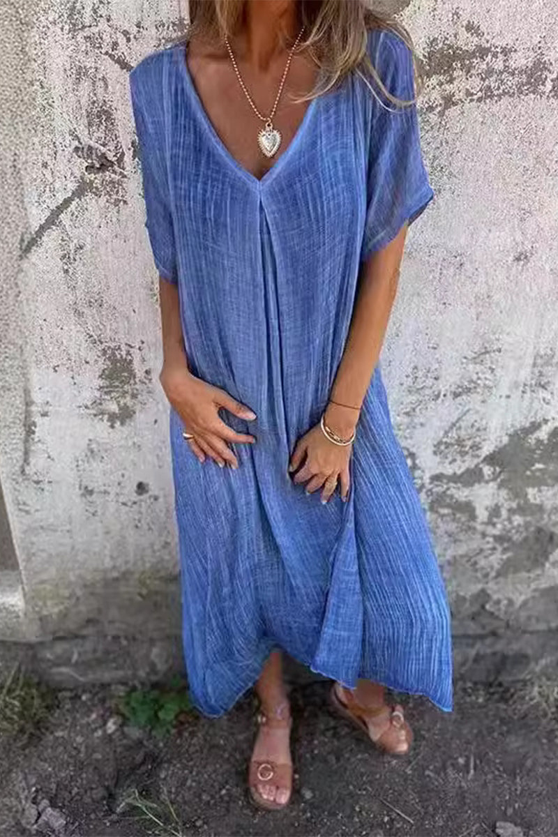 Beautifully Finished Dress in a Timeless Design