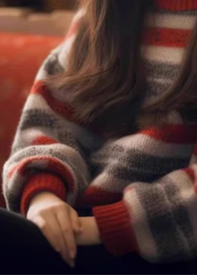 Effortlessly Elegant Sweater with a Timeless Design