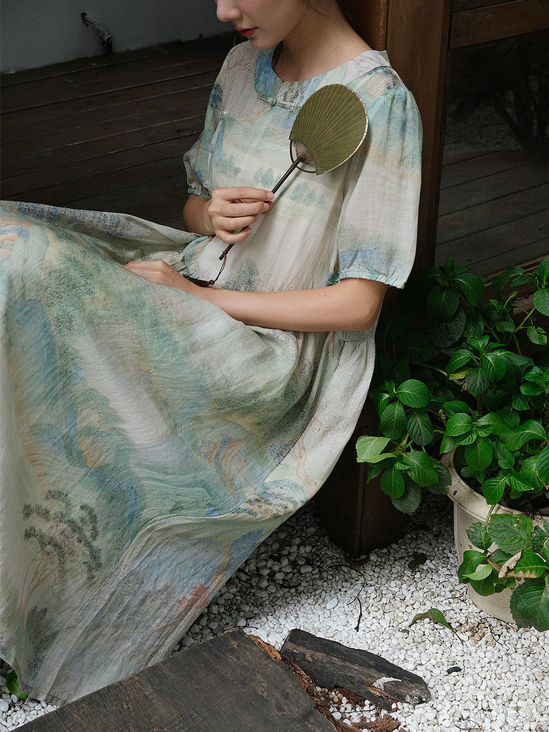Beautifully Finished Dress in a Timeless Design