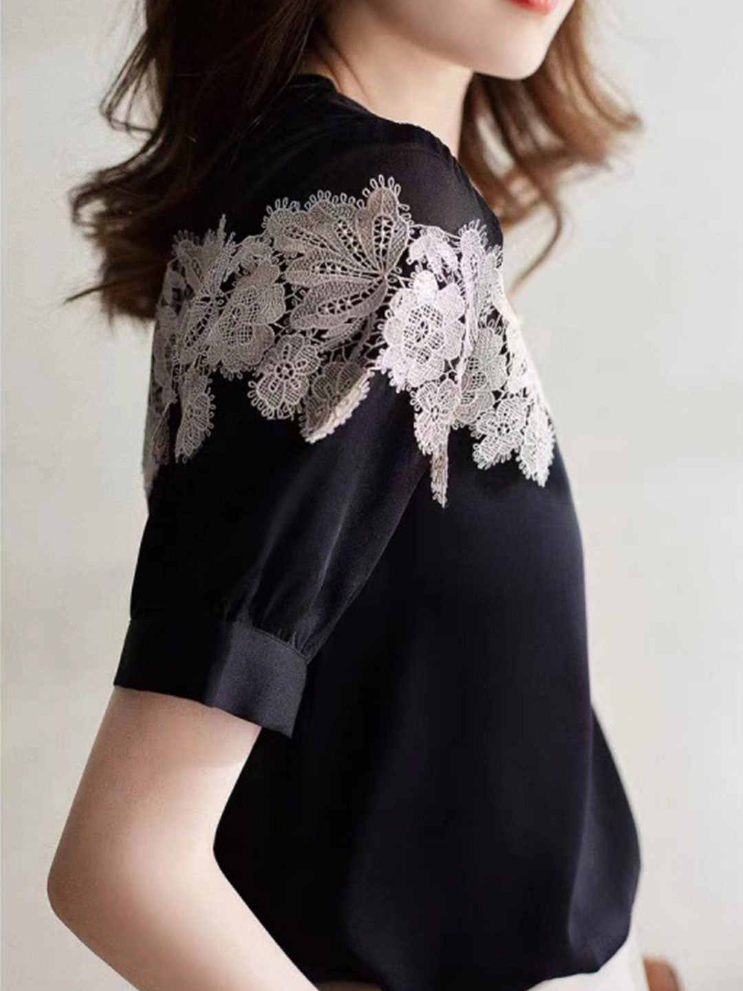 Well Tailored Shirt with a Graceful Silhouette