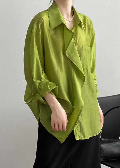 Classic Vintage Shirt with a Flattering Fit