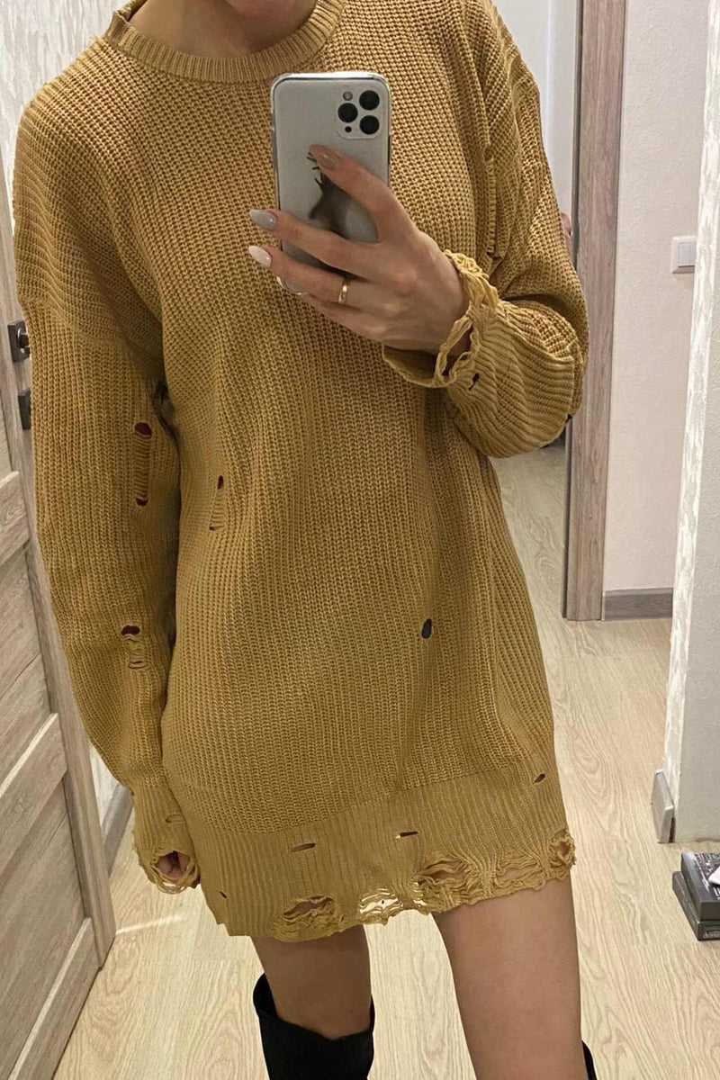 Well Tailored Sweater with a Graceful Silhouette