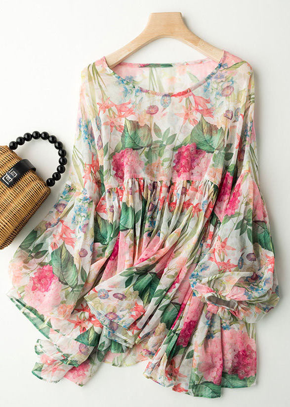 Classic Vintage Blouse with a Flattering Fit