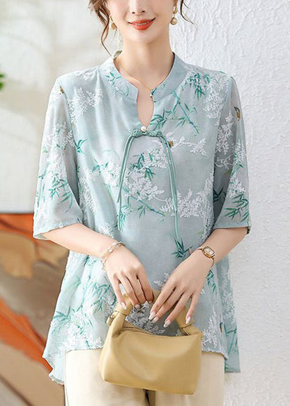 Sophisticated Blouse with a Clean Classic Look