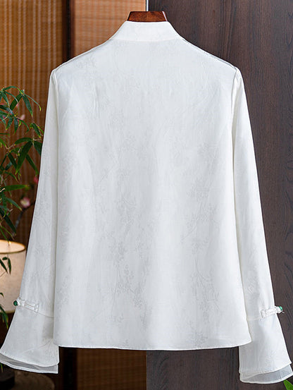 Sophisticated Blouse with a Clean Classic Look