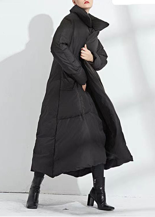 Well Tailored Coat with a Graceful Silhouette