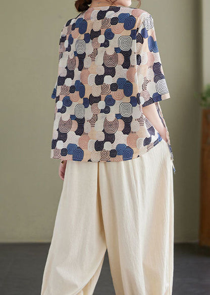 Well Tailored Top with a Graceful Silhouette