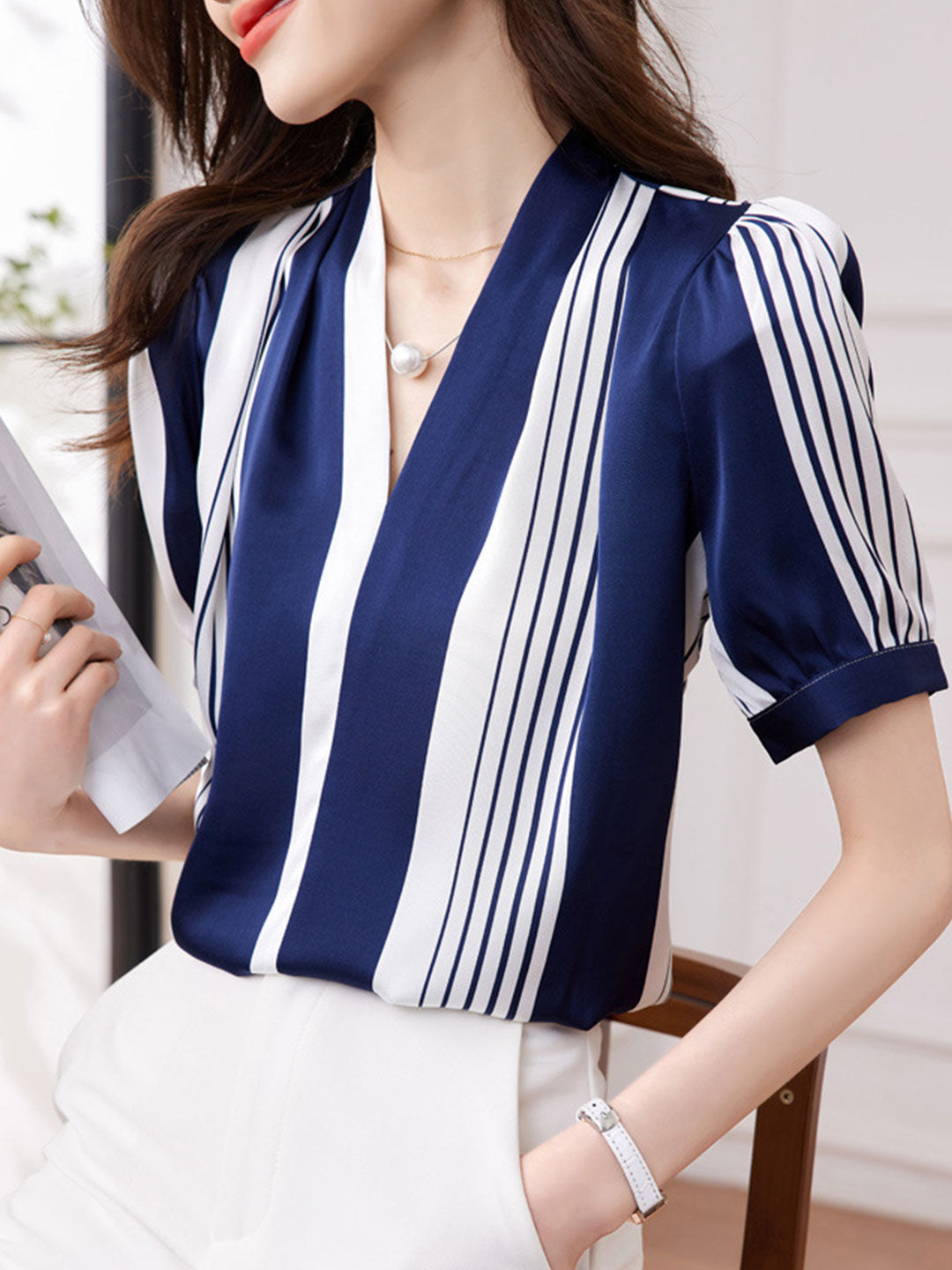 Well Tailored Shirt with a Graceful Silhouette
