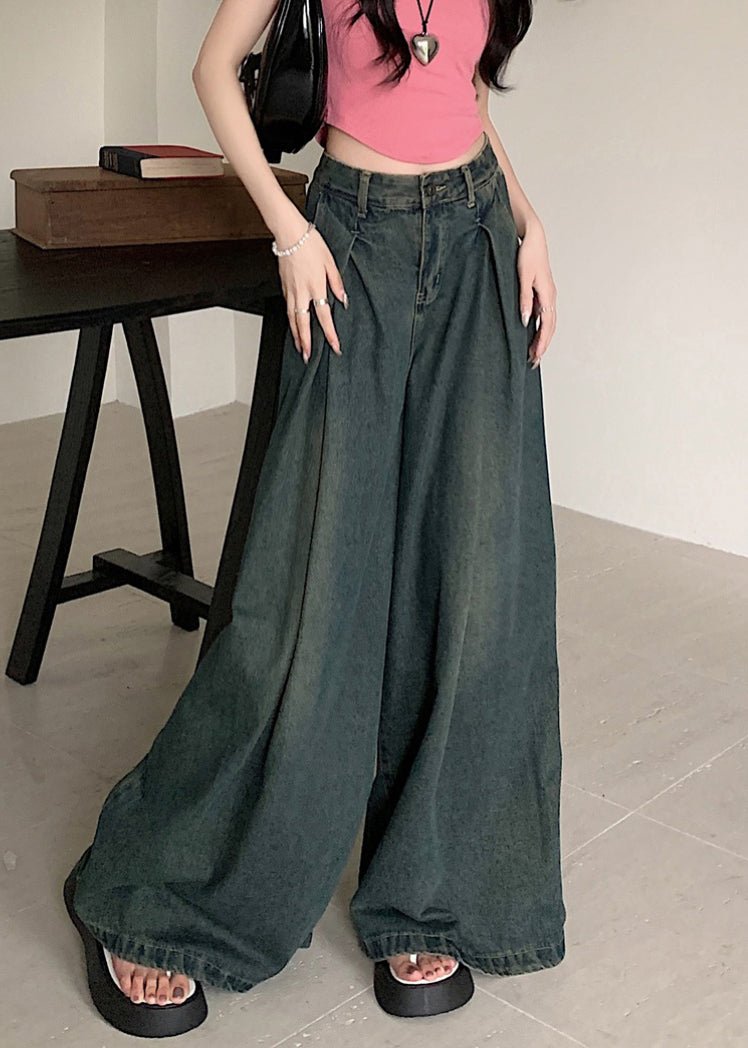 Classic Vintage Pants with a Flattering Fit