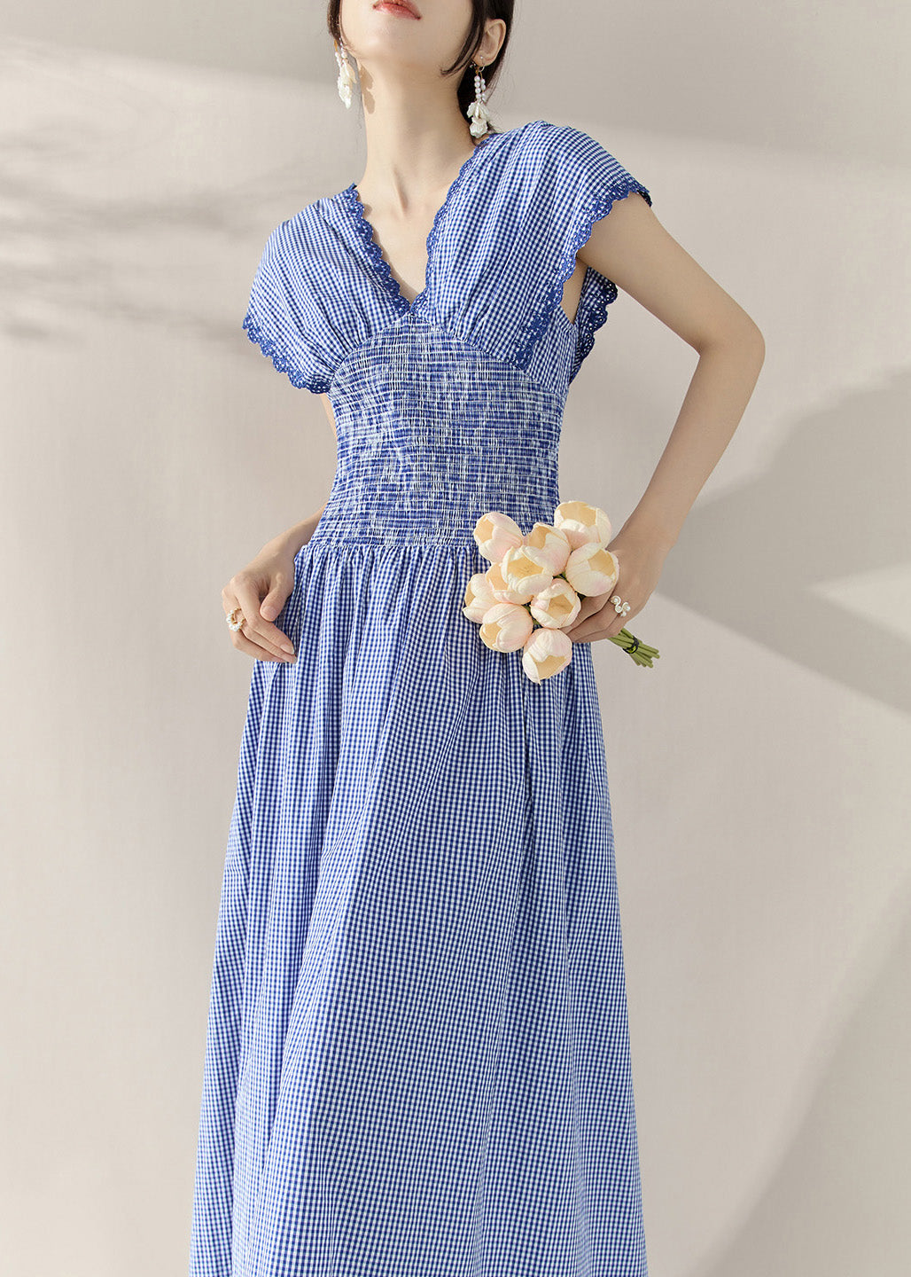 Well Tailored Dress with a Graceful Silhouette