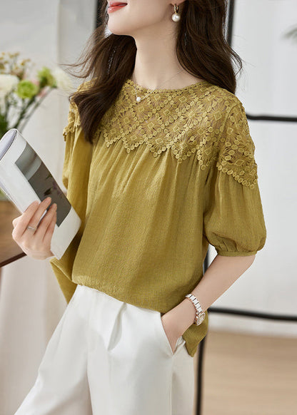 Well Tailored Top with a Graceful Silhouette