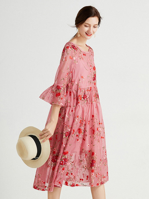Effortlessly Elegant Dress with a Timeless Design