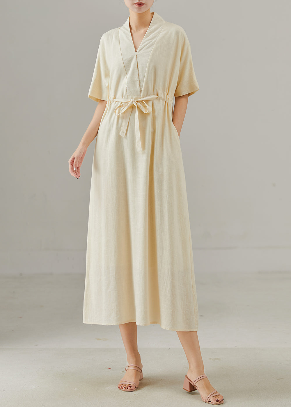 Beautifully Finished Dress in a Timeless Design