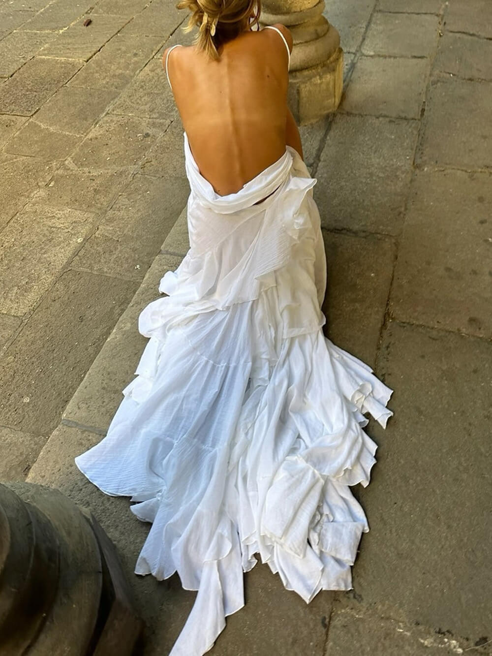 Beautifully Finished Dress in a Timeless Design