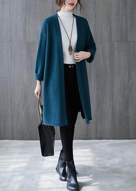 Well Tailored Coat with a Graceful Silhouette
