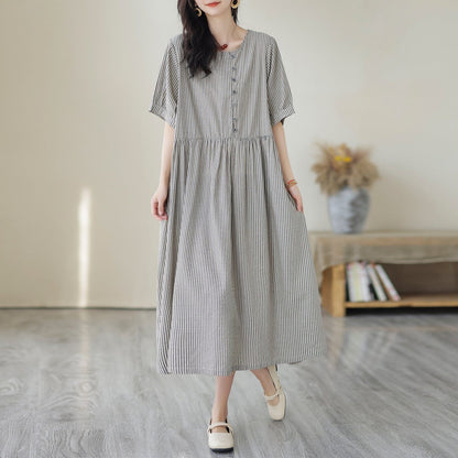 Effortlessly Elegant Dress with a Timeless Design