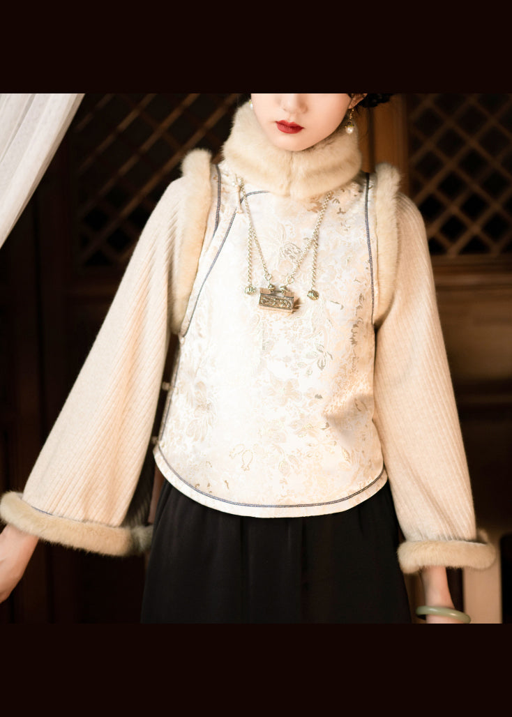 A Vintage Style Top with Delicate Timeless Details