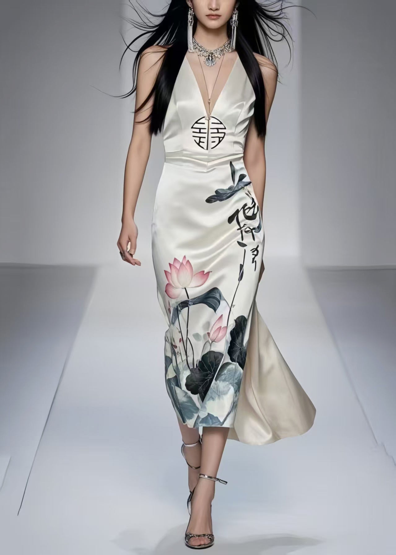 Effortlessly Elegant Dress with a Timeless Design