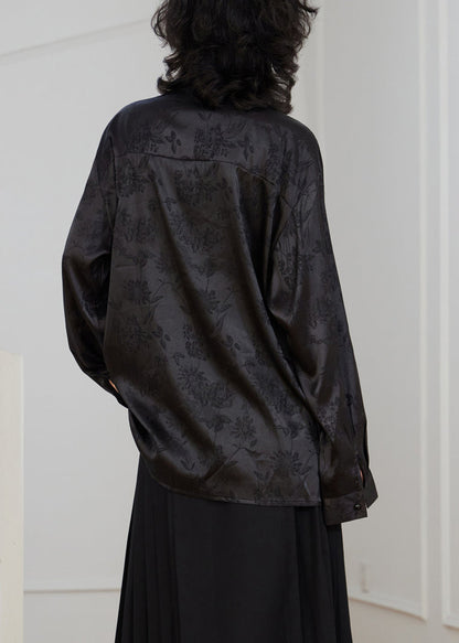 Sophisticated Blouse with a Clean Classic Look