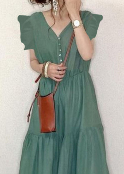 Beautifully Finished Dress in a Timeless Design