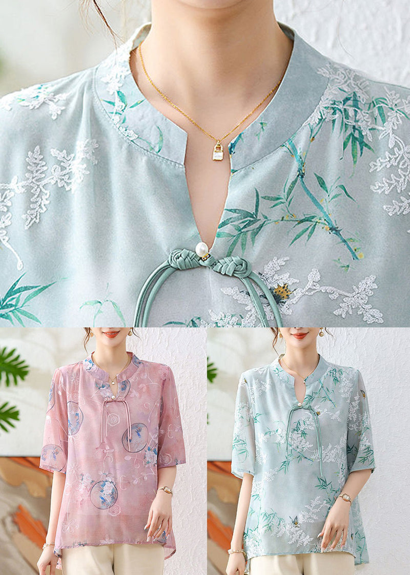 Classic Vintage Shirt with a Flattering Fit