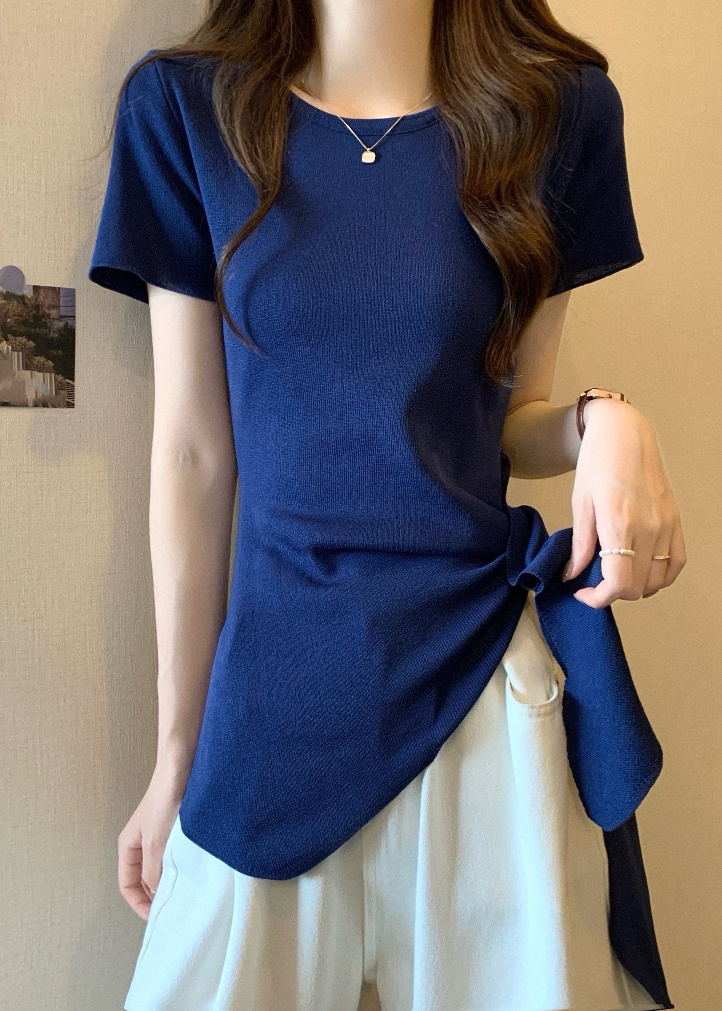 Well Tailored Top with a Graceful Silhouette