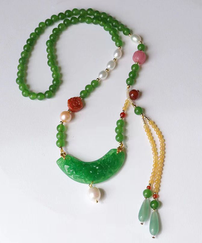 Beautiful Pearl Necklace with Unique Style