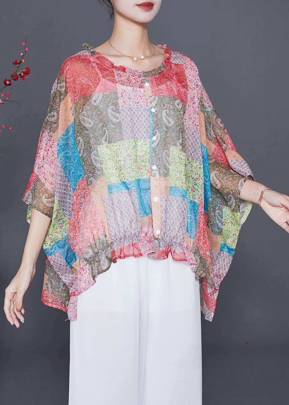Well Tailored Blouse with a Graceful Silhouette