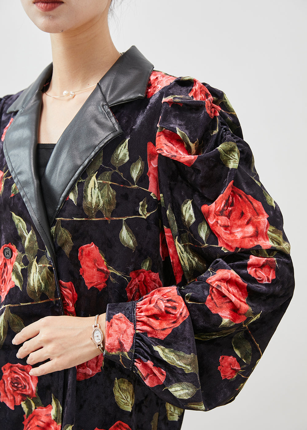 Effortlessly Elegant Coat with a Timeless Design