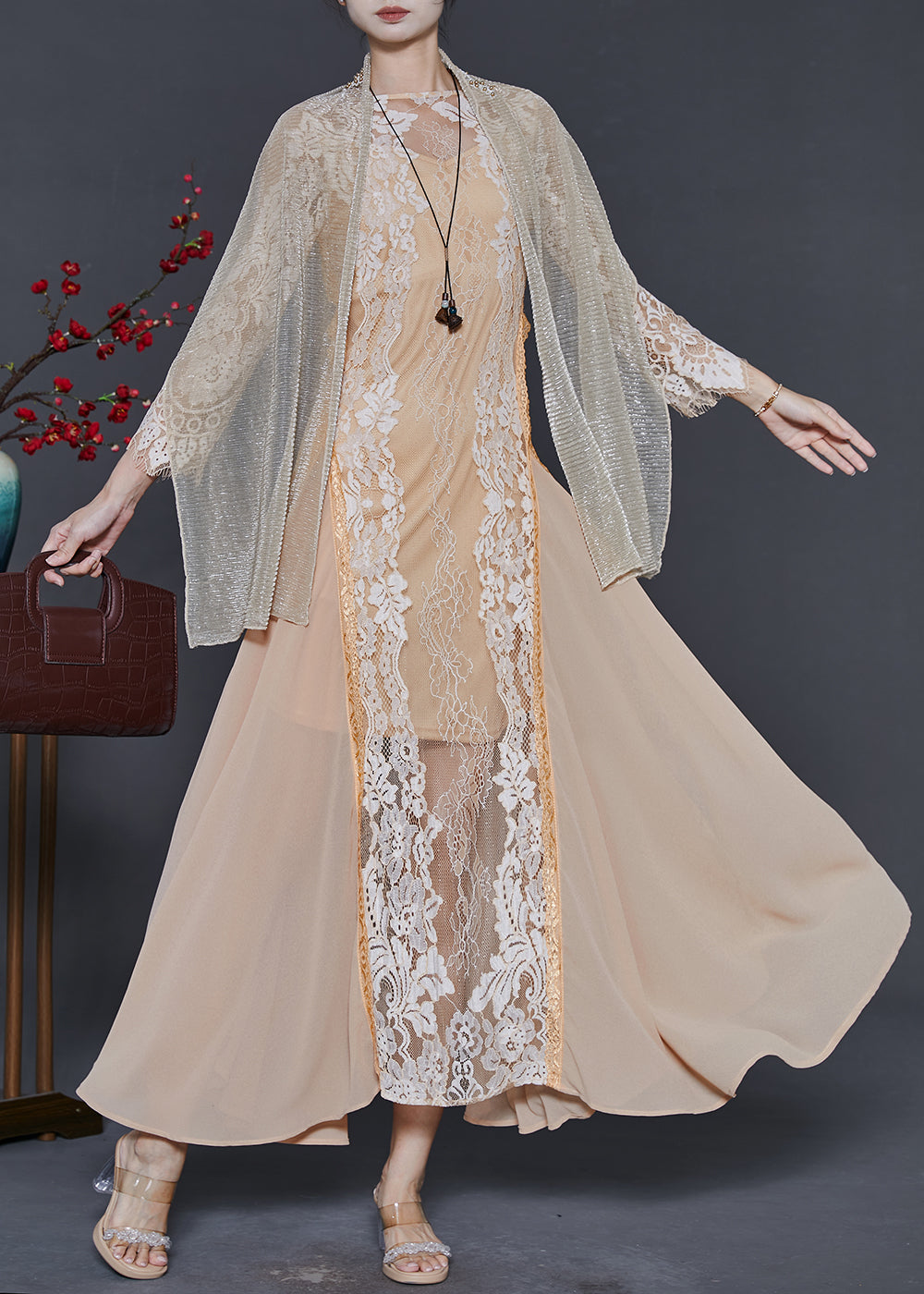 Beautifully Finished Dress in a Timeless Design
