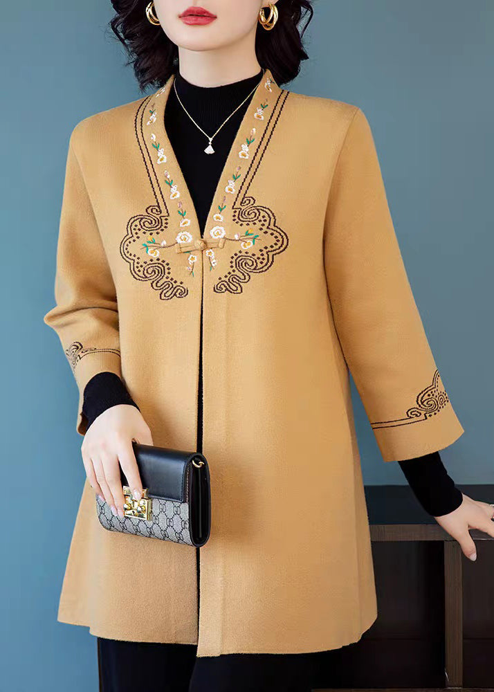 Gracefully Styled Coat for Any Occasion