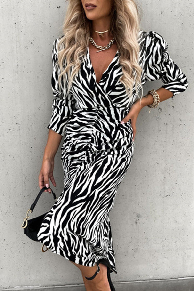 Well Tailored Dress with a Graceful Silhouette